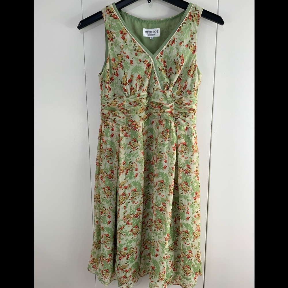 Studio I Petite 6P green floral sleeveless